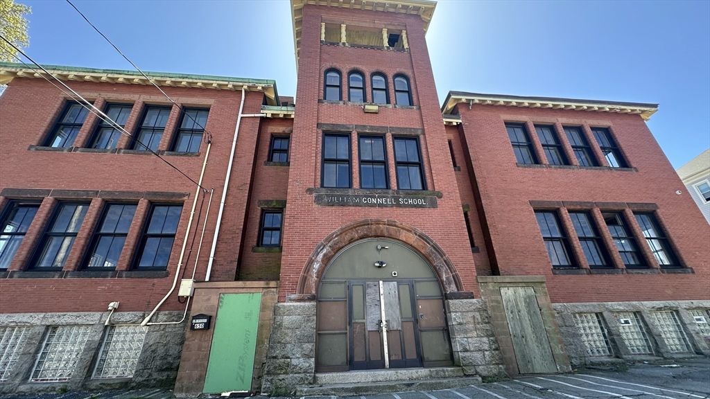 650 Plymouth Ave