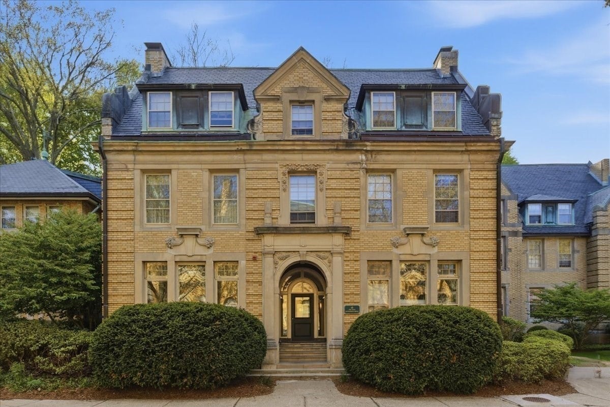 65 Glen Rd H1, Brookline MA 02445