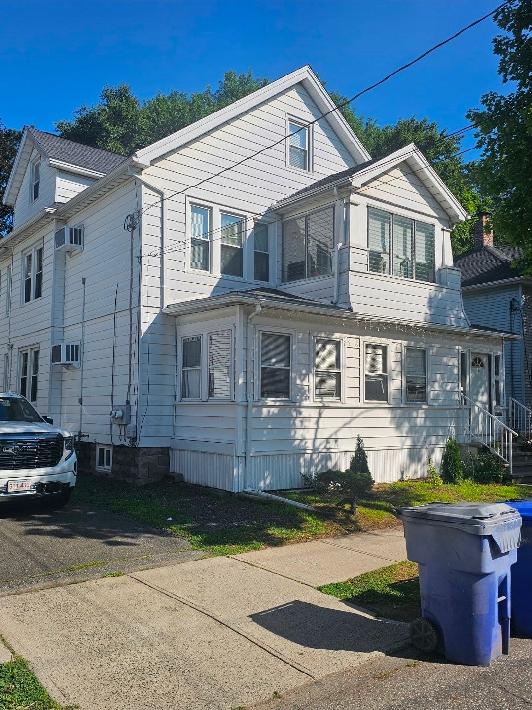 328-330 Chapin Terr