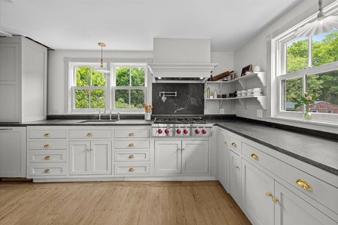 131 Cedar St Middleboro MA 02346