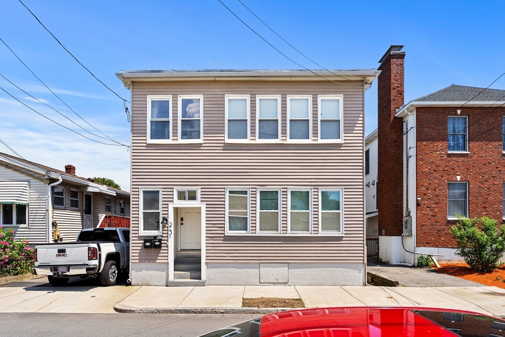 23 Thorndike St