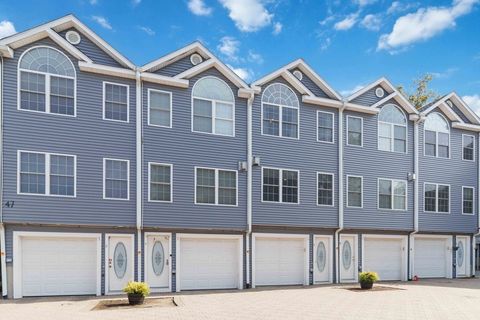 Photo of 47 Alder St #6, Waltham, MA 02453 (MLS # 73438498)