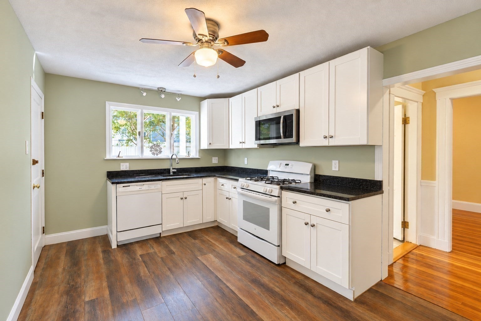 419-421 Washington St, Winchester, MA, 419-421 Washington St, Winchester, MA Photo #7