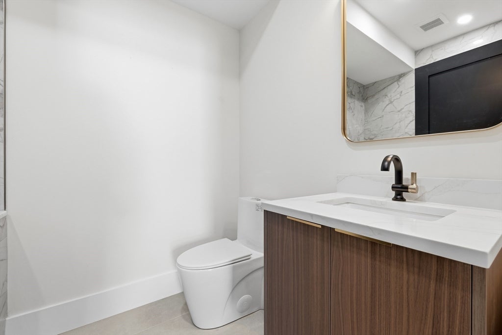 17 Holmes ST #4, Quincy, MA Photo #8