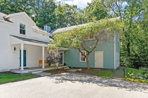 36 Indian Camp Lane D Lincoln MA 01773