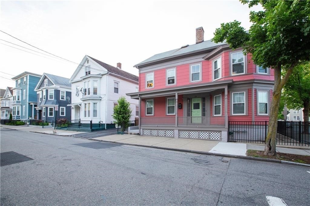 Click for 185 Carpenter St #2, Providence, RI slideshow