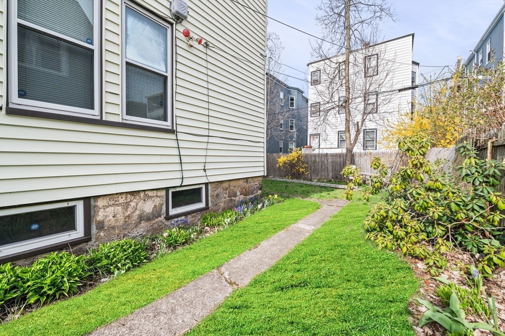 17 Shafter St