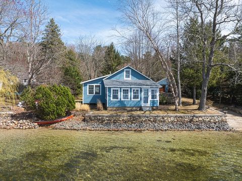 10 Glenwood Road Pembroke MA 02359