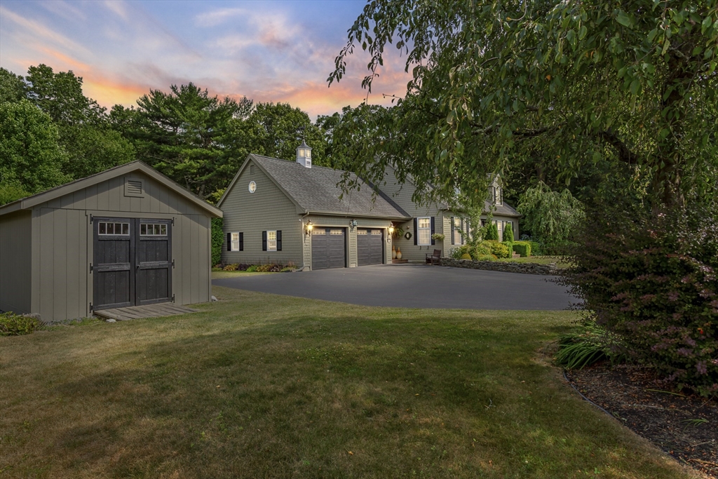 26 Meadowbrook Drive