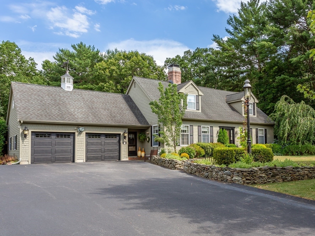 26 Meadowbrook Drive