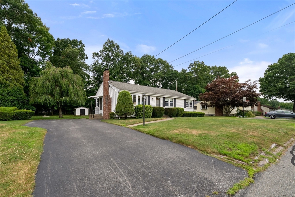 16 Davis Rd