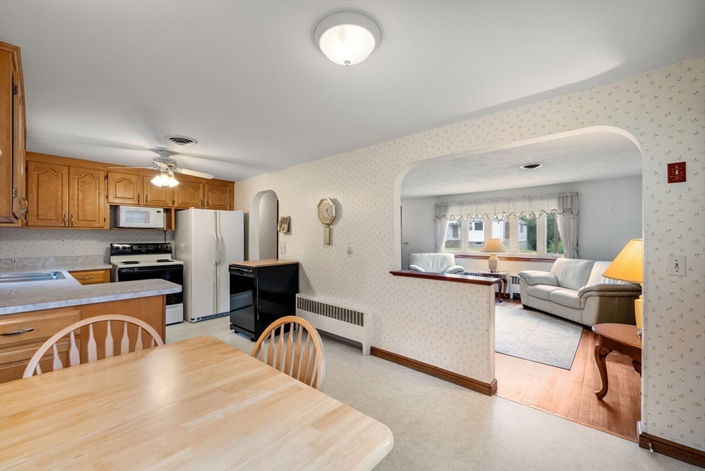 16 Davis Rd