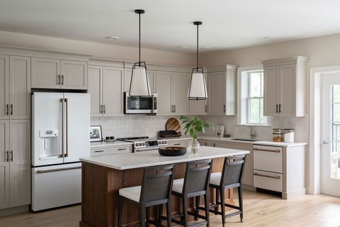 62 Oxbow 1 Raynham MA 02767