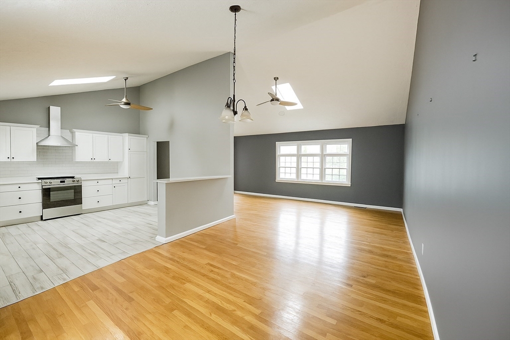 11 Lheureux Cir 11