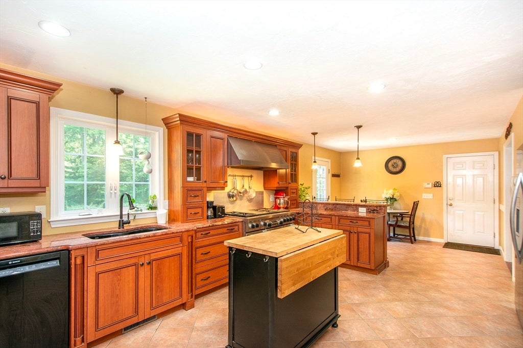 15 Hillside Lane, Bridgewater, MA, 15 Hillside Lane, Bridgewater, MA Photo #14