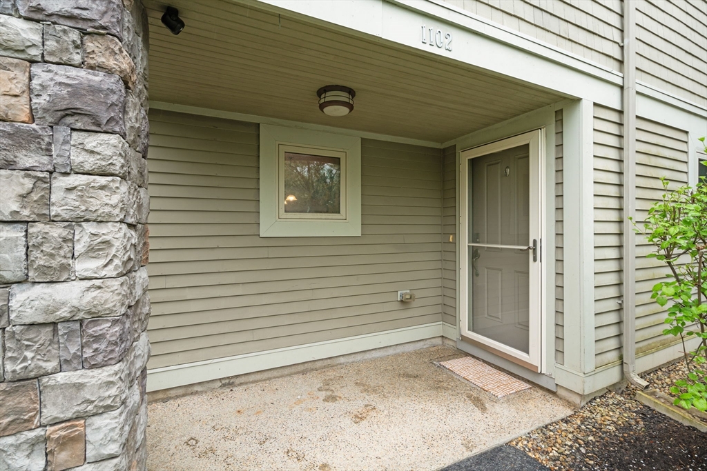 1102 Acorn Dr 1102