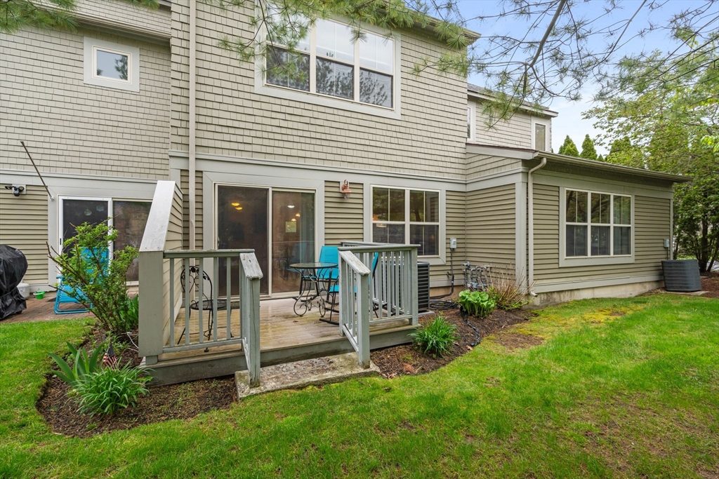 1102 Acorn Dr 1102