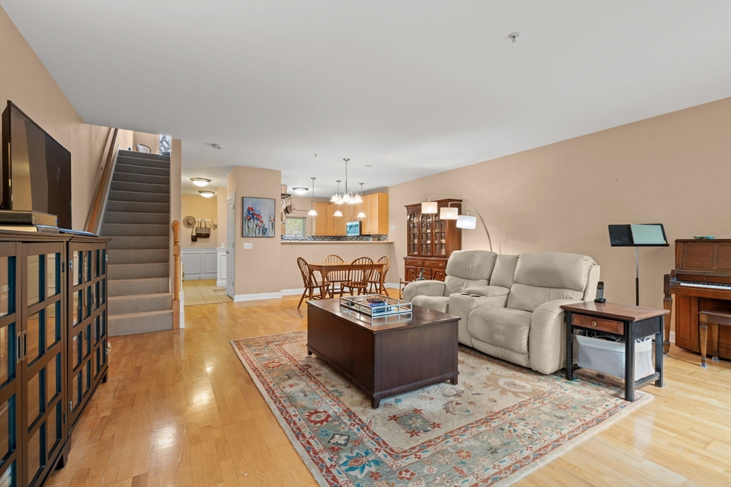 1102 Acorn Dr 1102