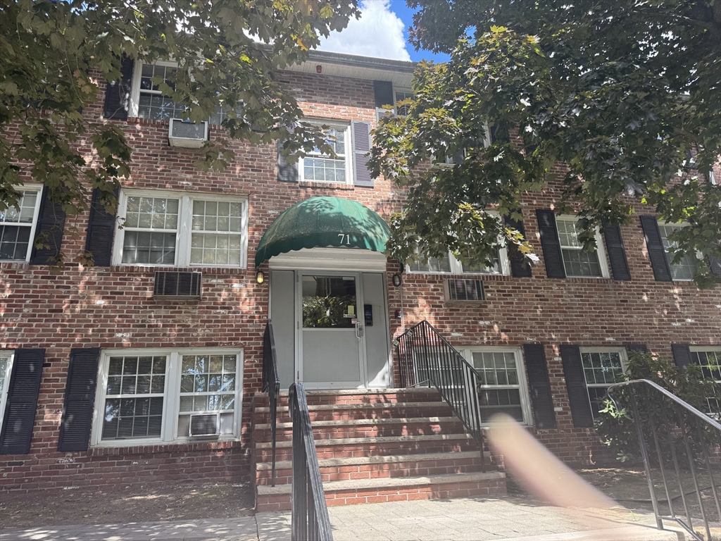 71 Mystic St 11
