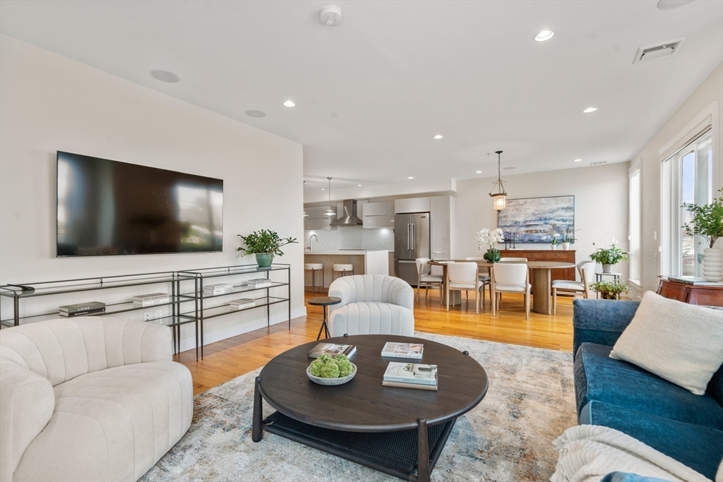 405 West First St 101