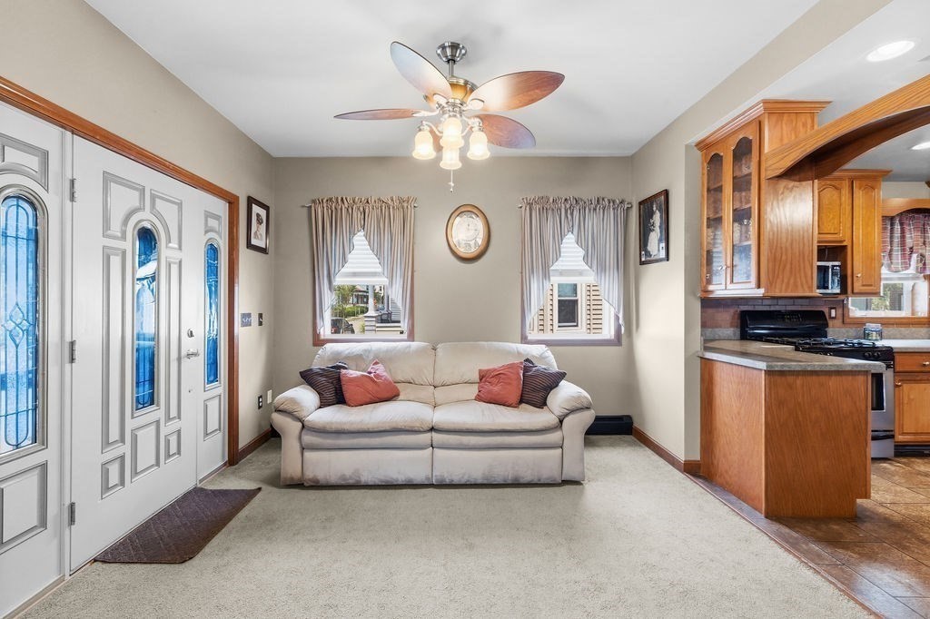 52 Florence St, New Bedford, MA Photo #6