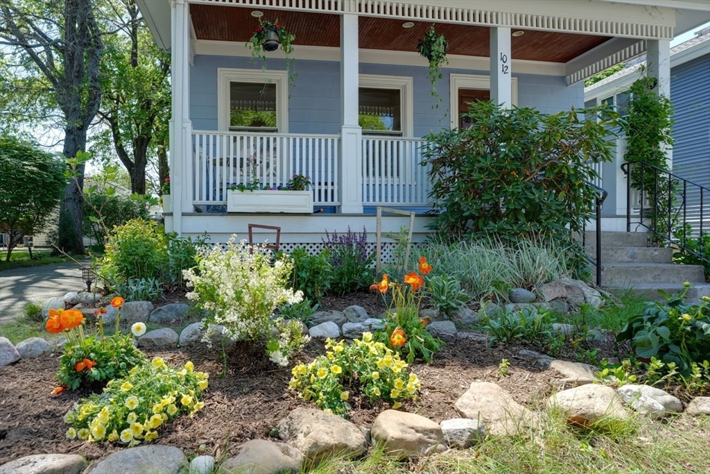 10-12 Woodland St