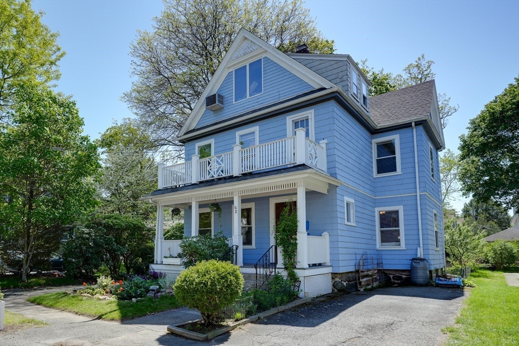10-12 Woodland St