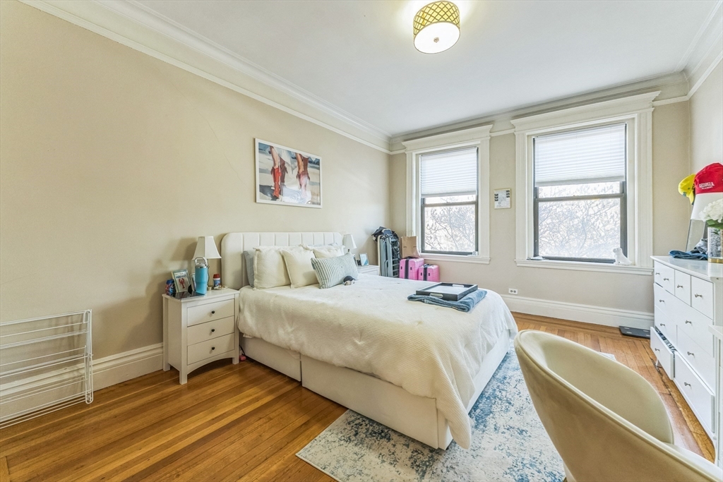 466 Commonwealth Ave 301