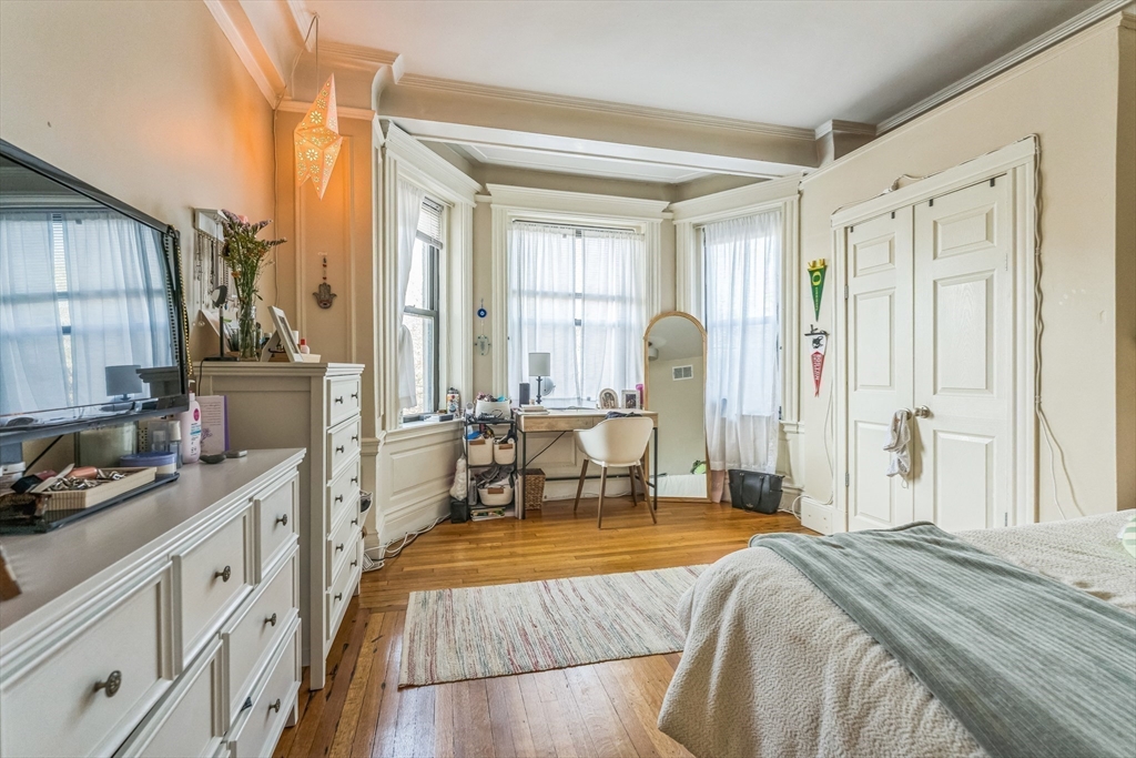 466 Commonwealth Ave 301