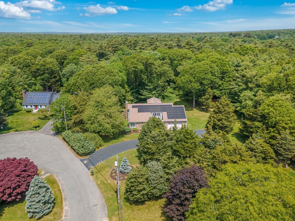 3 Riverside Dr