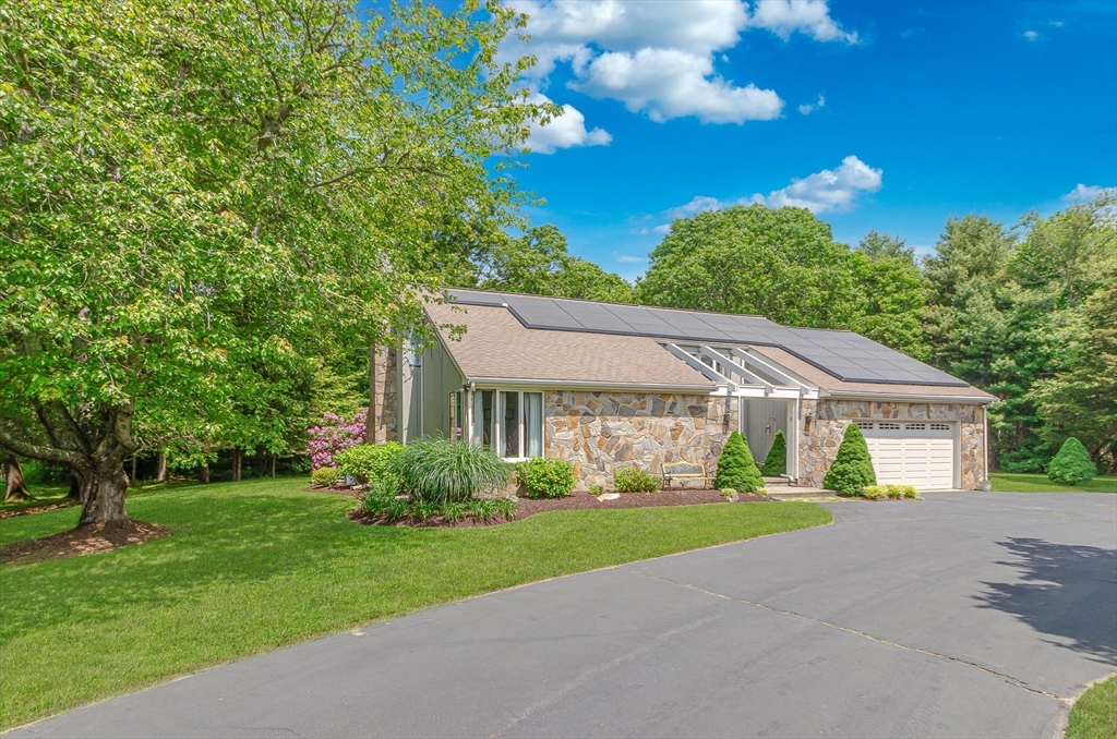 3 Riverside Dr