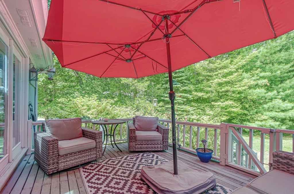 3 Riverside Dr