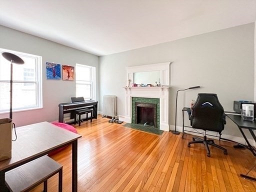 1307 Commonwealth Ave 7