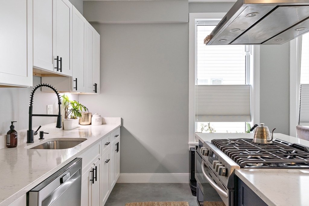 47 Morris St #1, Boston, MA Photo #10