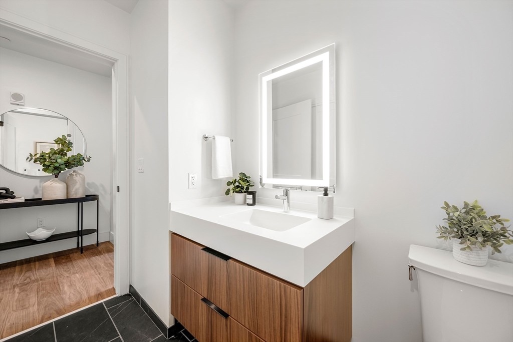 1515 Commonwealth Ave 504