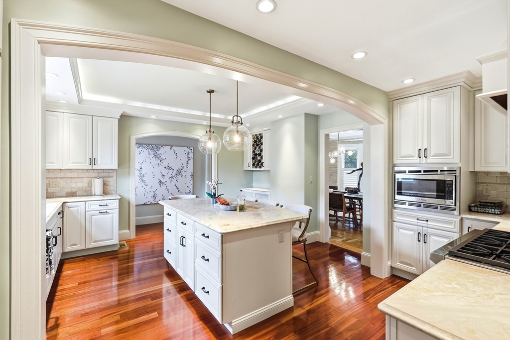 10 Wolcott Ave