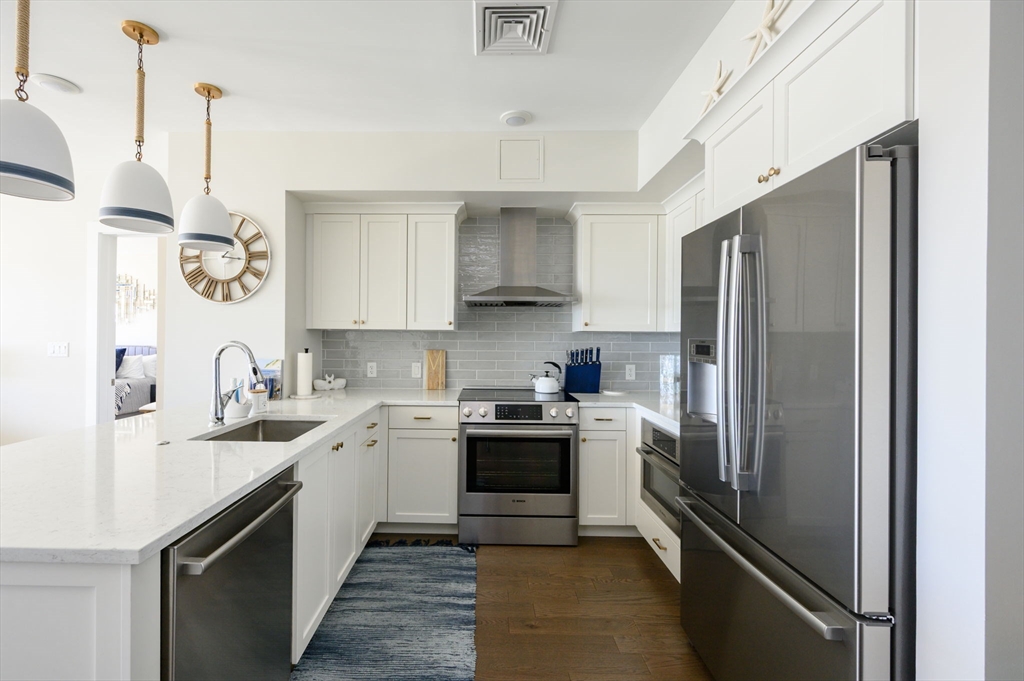 130 Broad Reach 506