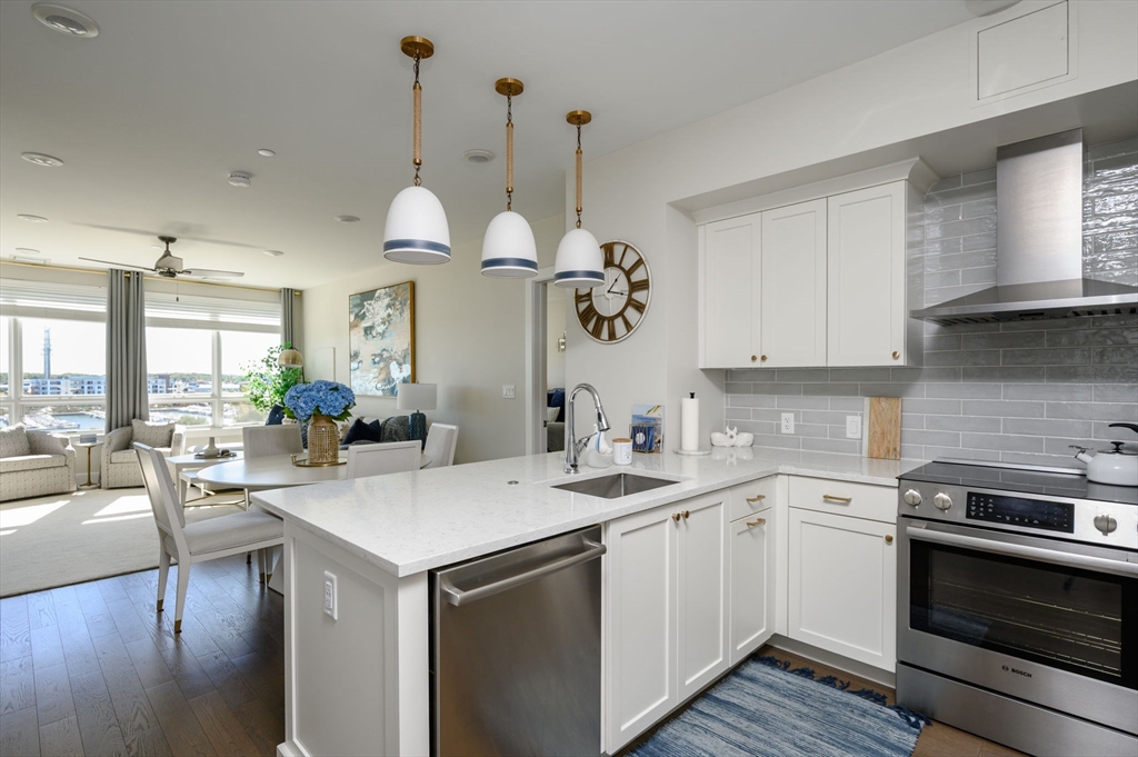 130 Broad Reach 506