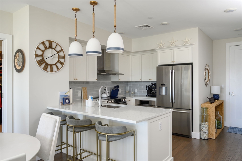 130 Broad Reach 506