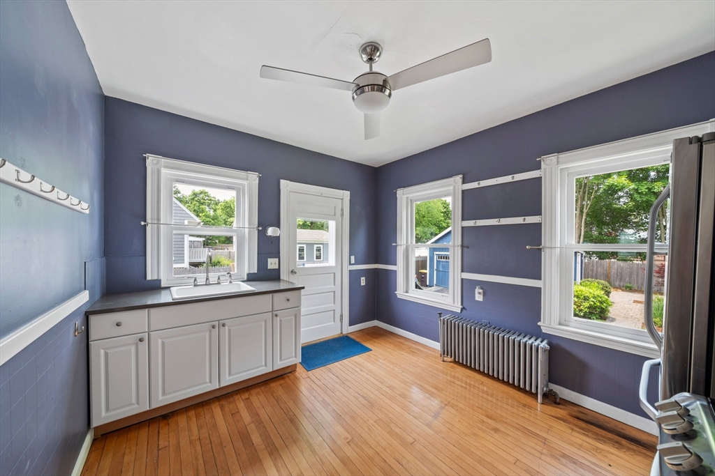 458 Pleasant St