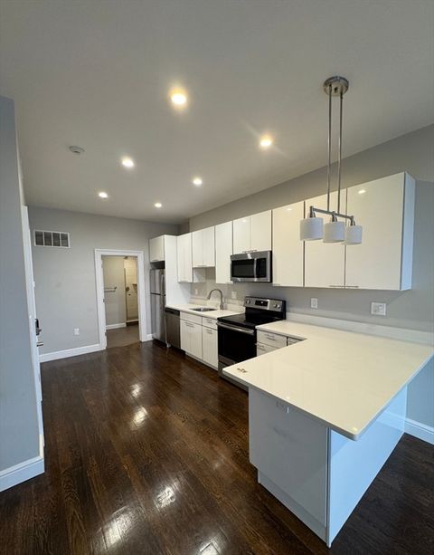 47 Bay State Rd 4R Boston MA 02215