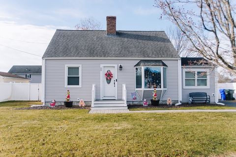 22 Amanda St Springfield MA 01118