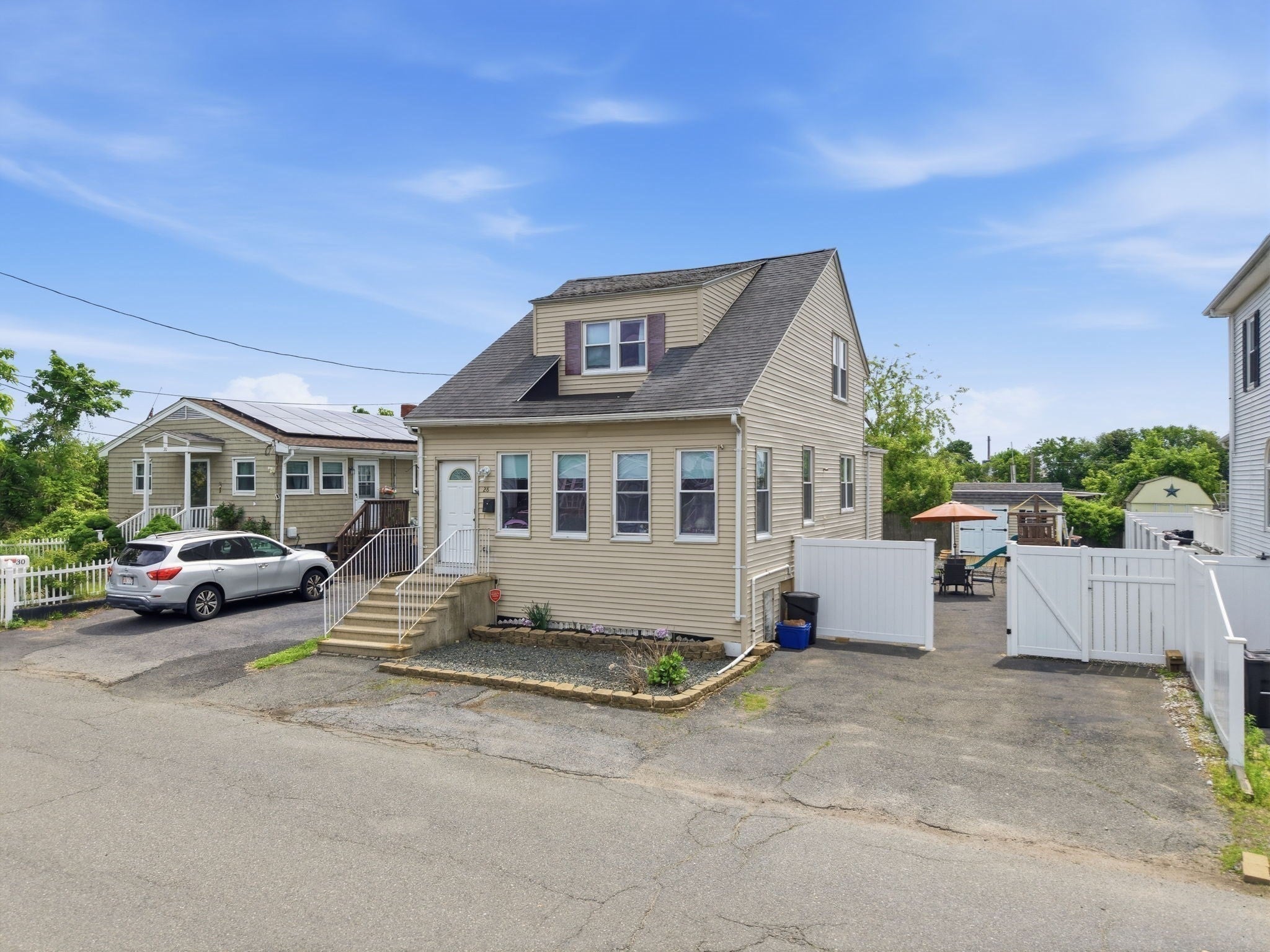 28 Houston Ave