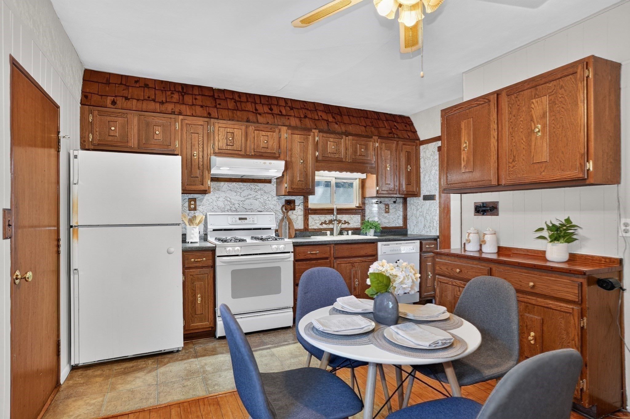 1 Wakefield Avenue, Saugus, MA Photo #12