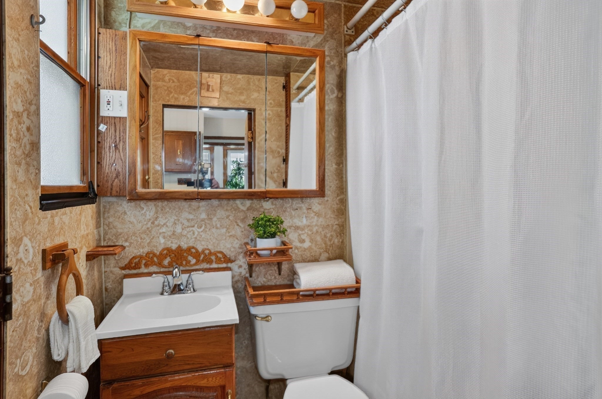 1 Wakefield Avenue, Saugus, MA Photo #15