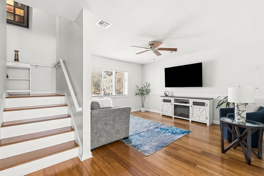 305 Salem St 203