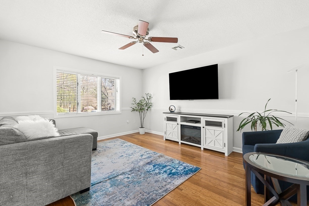 305 Salem St 203