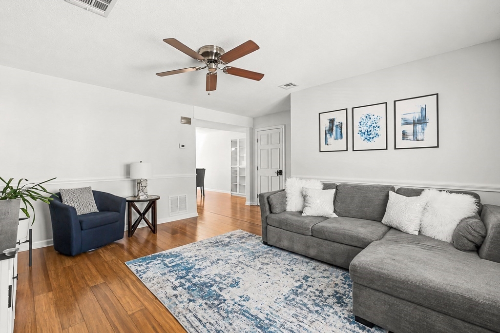 305 Salem St 203
