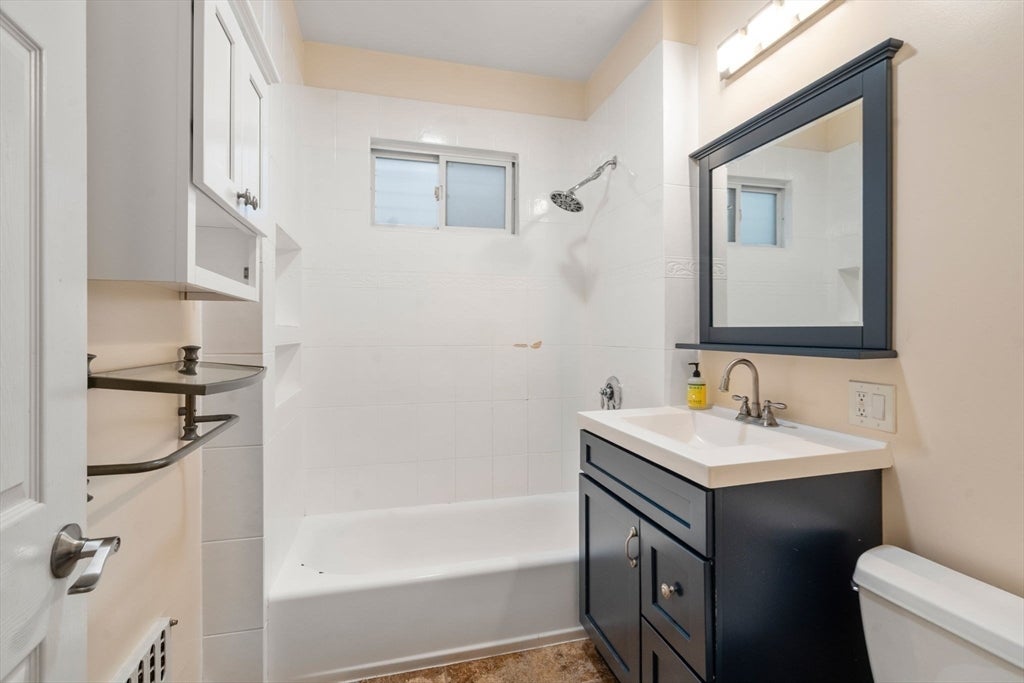 111 Falcon ST #2, Boston, MA Photo #13