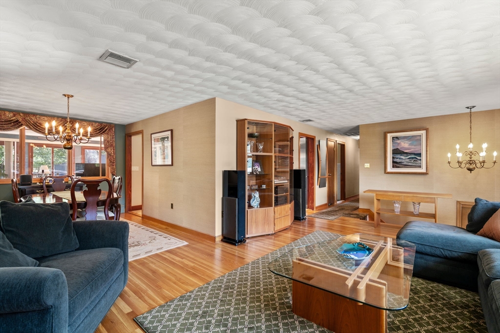 20 Woodchester Cir